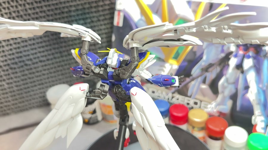 RGウイングゼロ完成品 斜め俯瞰